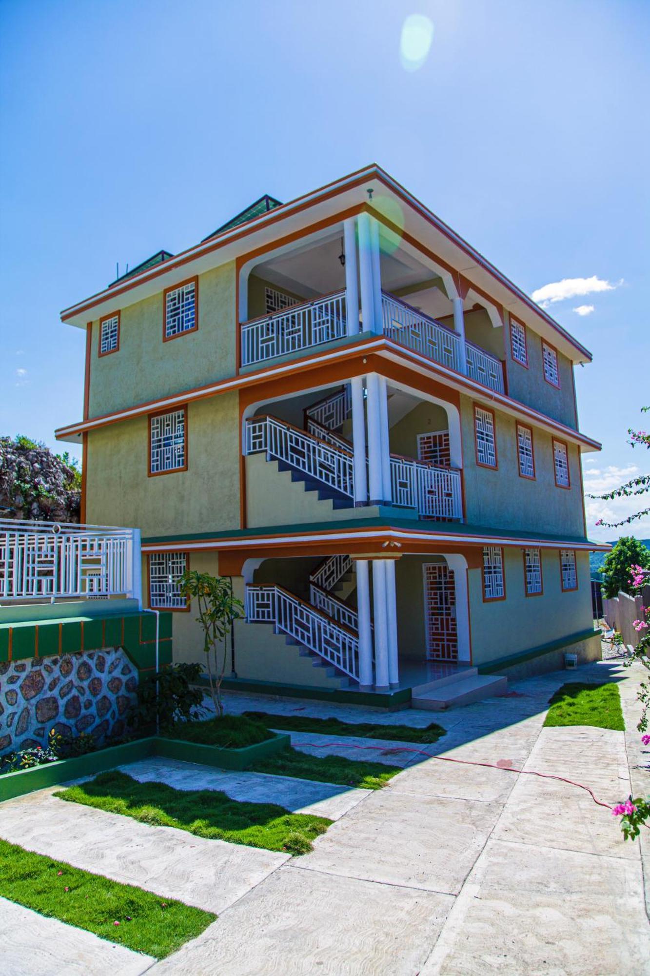 J&G Villa Hotel Cap-Haitien Bagian luar foto